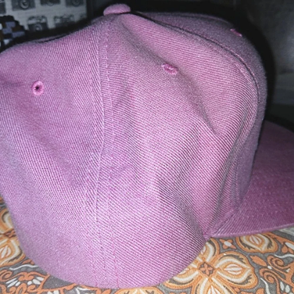 😻⚡ Cleveland Cavaliers Mitchell & Ness Adjustable Fit cap in Pink with White⚡😻 - Picture 2 of 5
